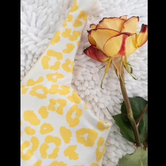 ZAFUL High Cut Snake Leopard Heart Reversible Bikini Swimsuit - Yellow M… - Picture 2 of 3